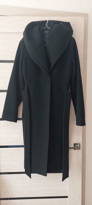 Продам пальто черного цвета