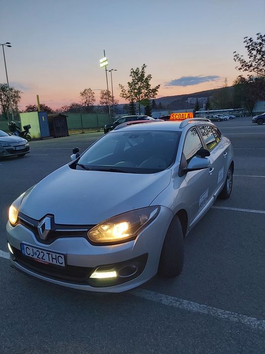 Instructor auto cat B scoala de șoferi