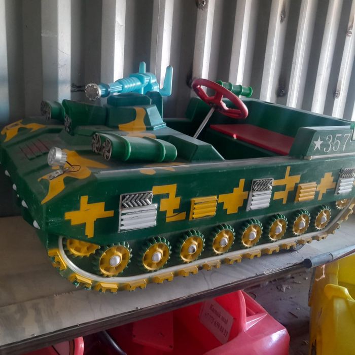 Жанатын ойыншық машиналар,карусельдер