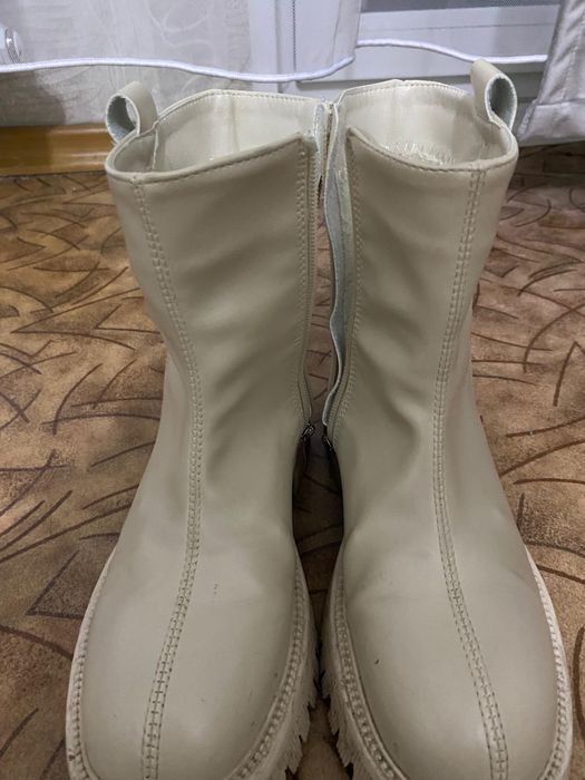 Продам обувь в отличном состояний