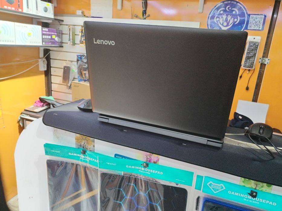 Noubook sotiladi Lenovo