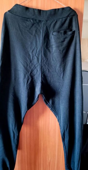 Vând pantaloni sport