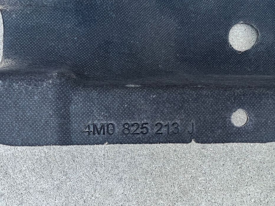 Scut Lateral Stanga OEM Audi Q7/Q8