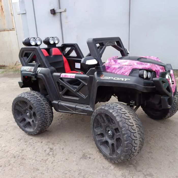 Продам детский автомобиль полный привод