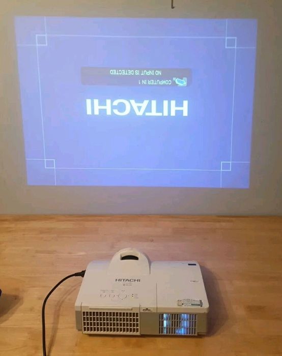 Video proiector HITACHI