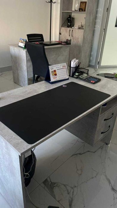 Продам 4 офисных стола