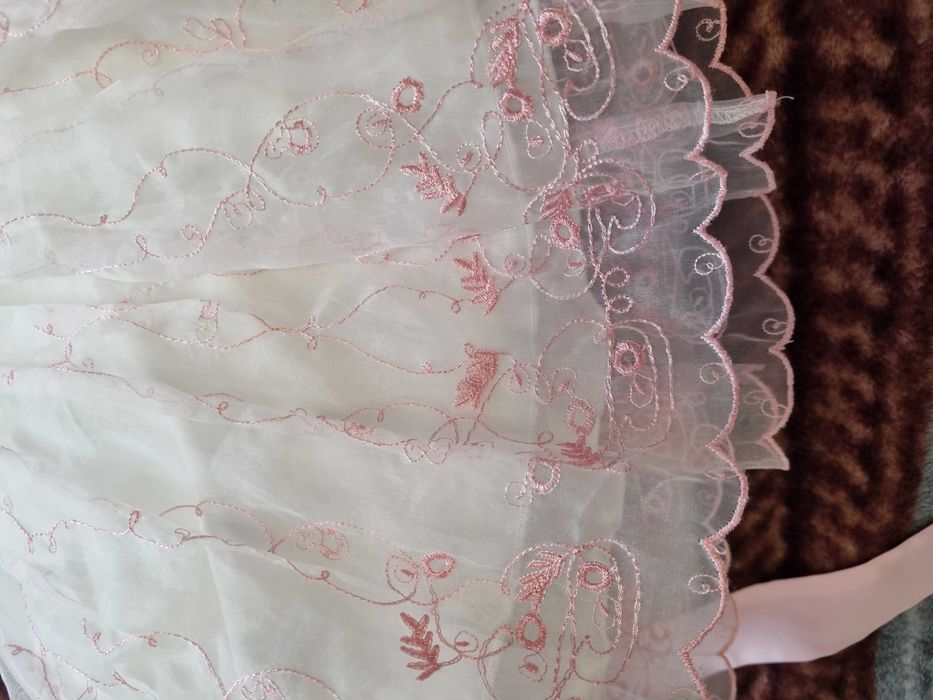 Продам детские платья