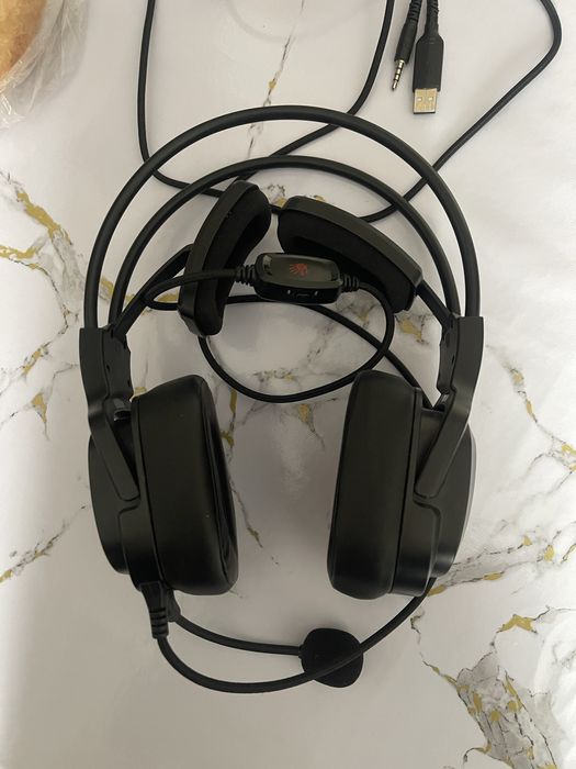 Продам игровые наушники с микрофоном bloody