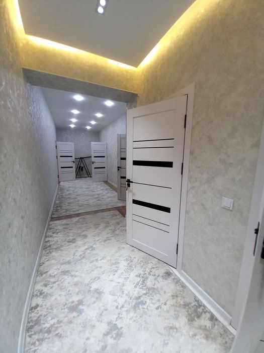 Сагдиана мед.колледж 5 этаж, 3 хона, 105 кв.м  уй сотилади