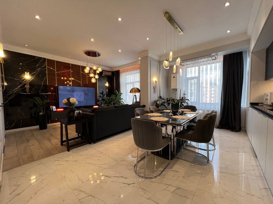 Срочно сдаётся 3х ком квартира в центре