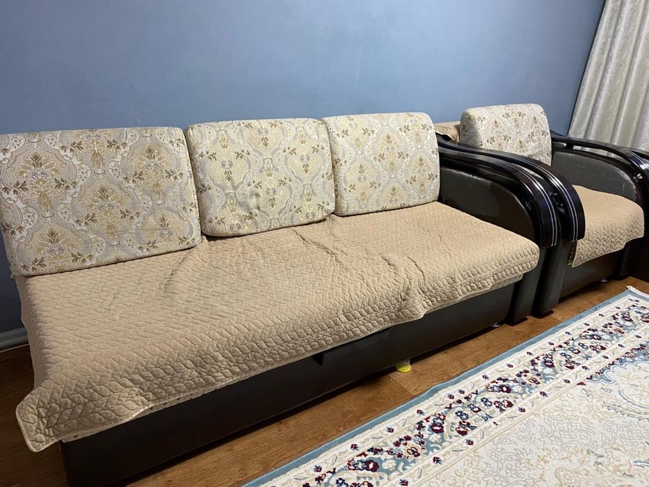 Отдам диван и кресло