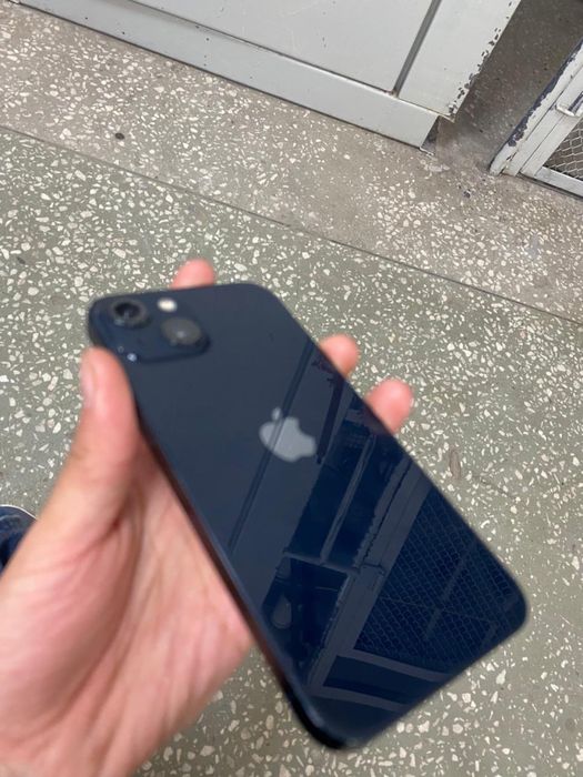 Продам айфон 13