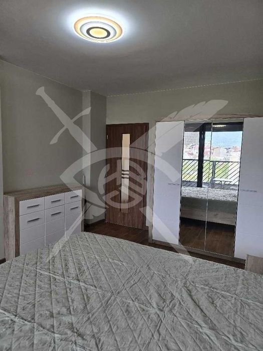 Дава се под наем Двустаен апартамент в София, Център - 79 кв.м за 947.58 € - Снимка #1