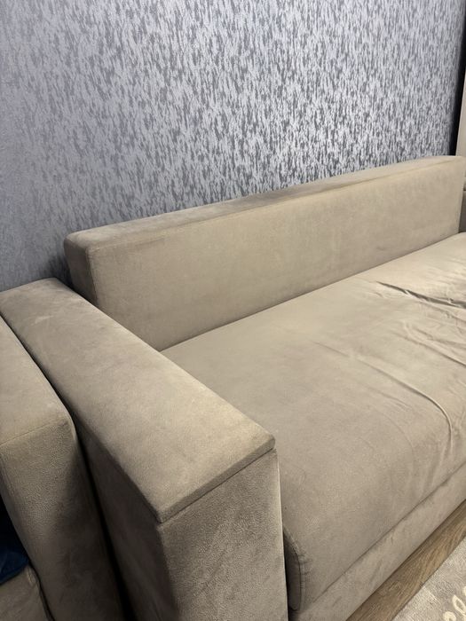 Диван с креслом