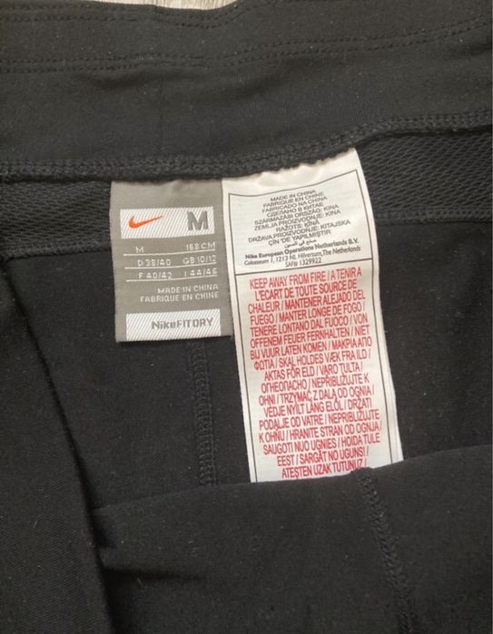 Colanti nike negri