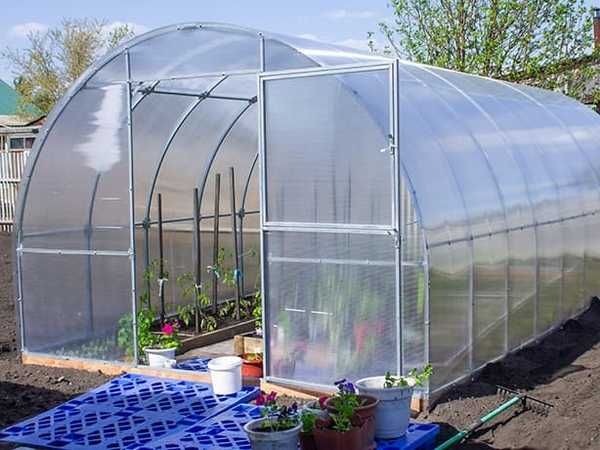 Теплица из поликарбоната