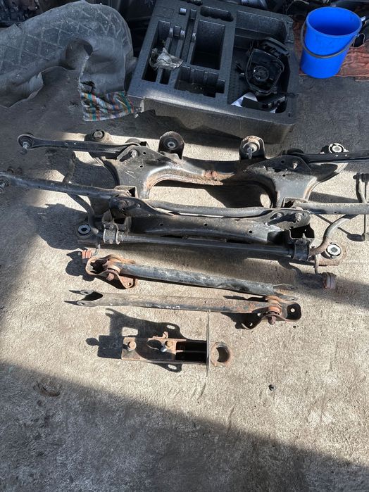 Заден мост носачи land rover range rover evoque рендж ровър евокза диф