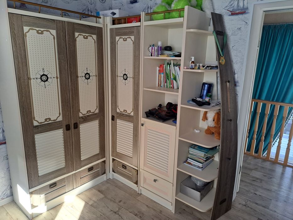 Продам  детский гарнитура.