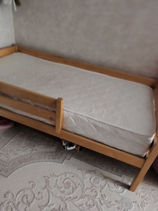 Продам кровать детскую
