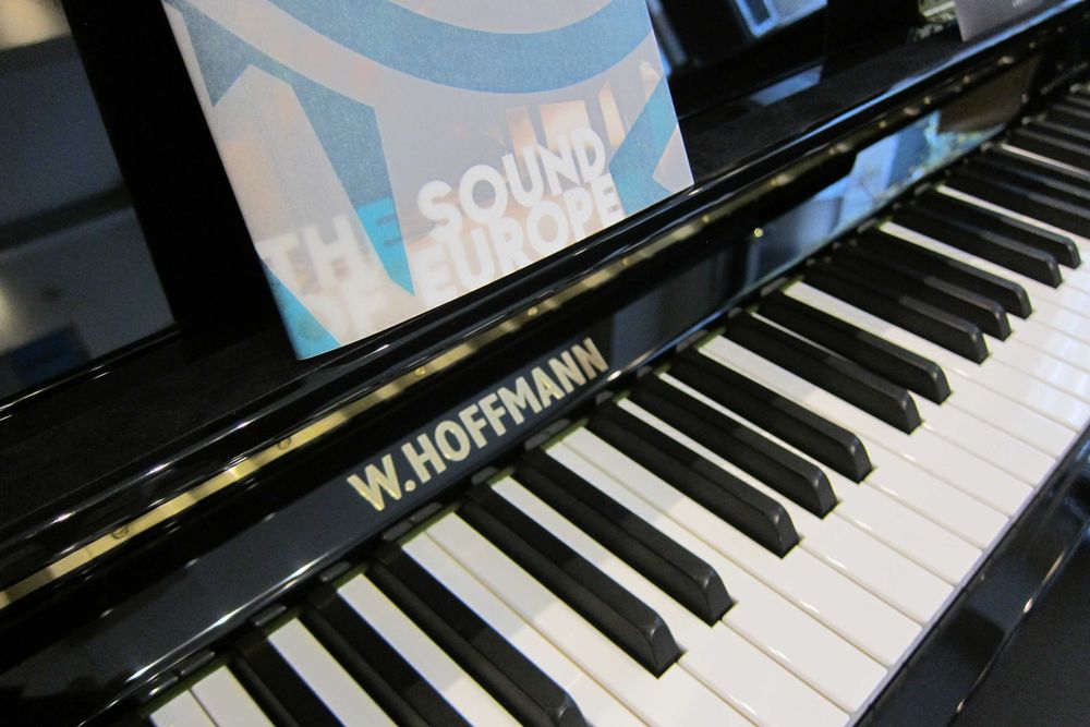 НОВО пиано W.HOFFMANN - T122 - с дигитална свързаност с Bluetooth