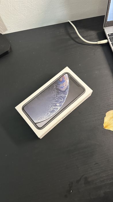 Iphone xr  все в оригинале