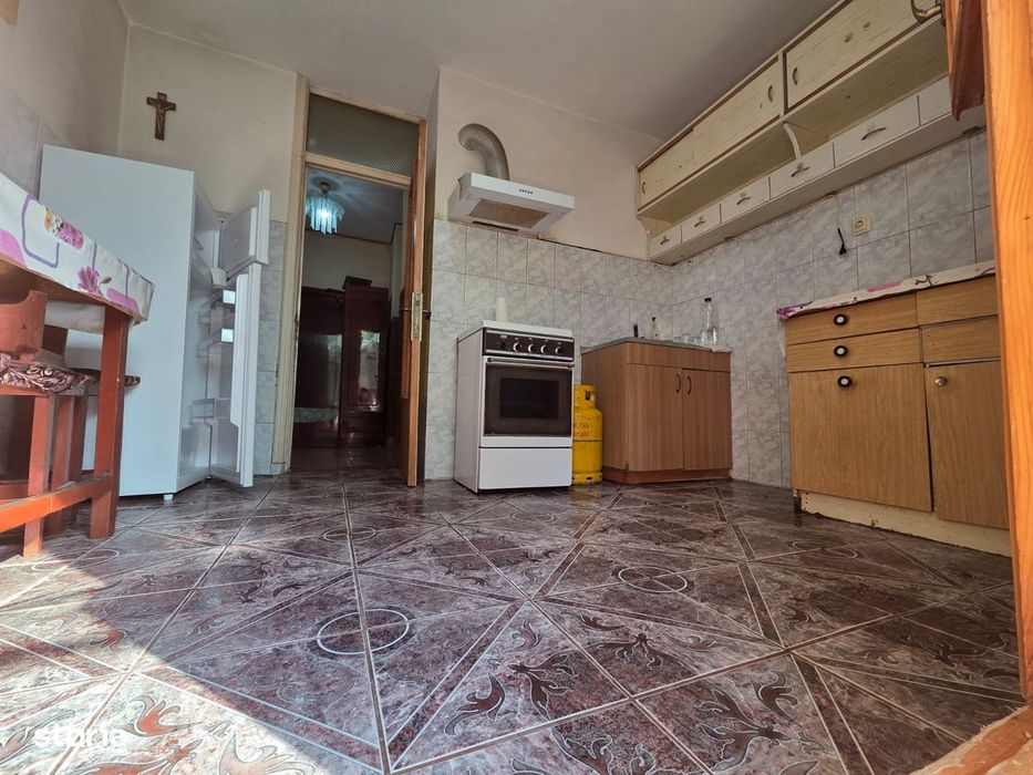 Apartament 3 camere, --Zona Anaf,--- Etaj.2/4