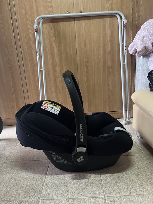 Детско столче + основа Maxi Cosi за кола