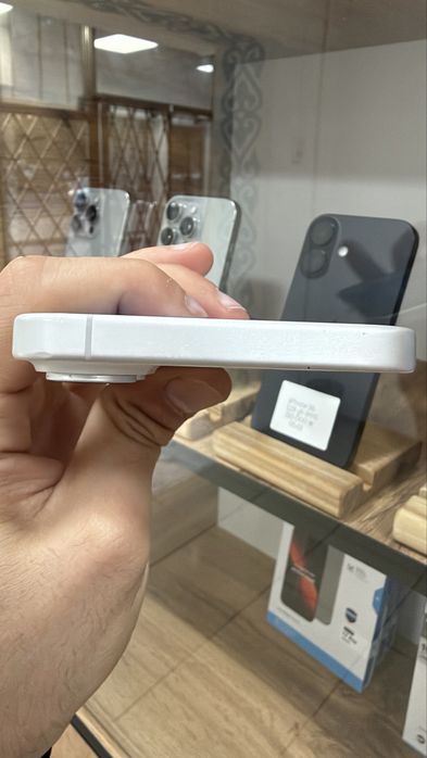 iPhone 16
