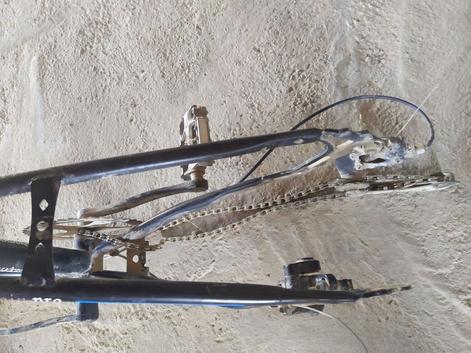 Велосипед в разобранном виде