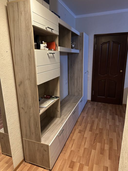 Стенка с тв зоной.