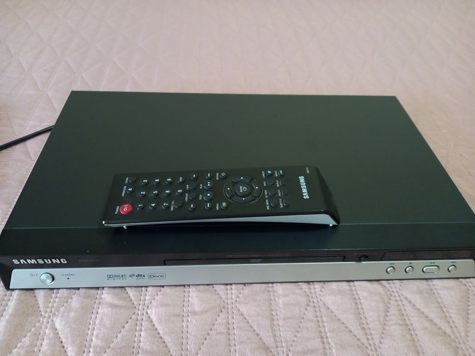 Vând dvd Samsung