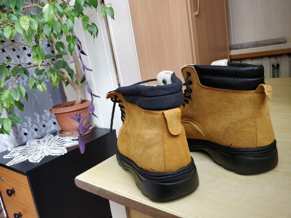 Продам новые ботинки 41размер