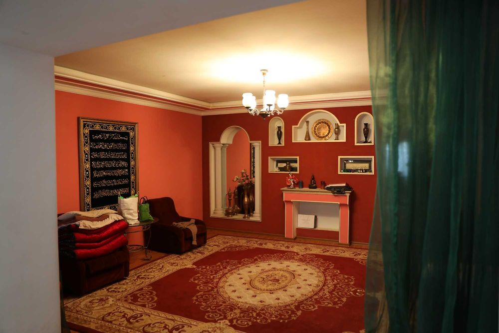 Тошкент ш Юнусобод т Ц-5 даҳасида 2,3 сотихли ховли уй сотилади.