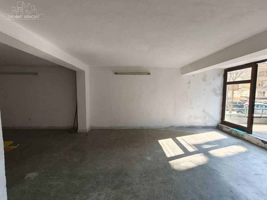 Продава се Магазин в Велико Търново, Център - 220 кв.м за 255 €/кв.м - Снимка #2