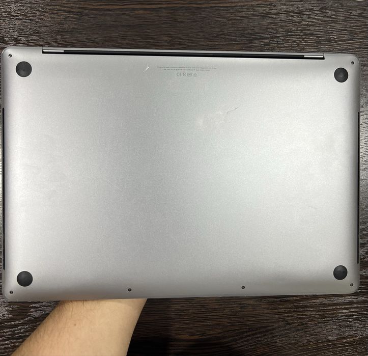 Macbook pro 15.6 dyum