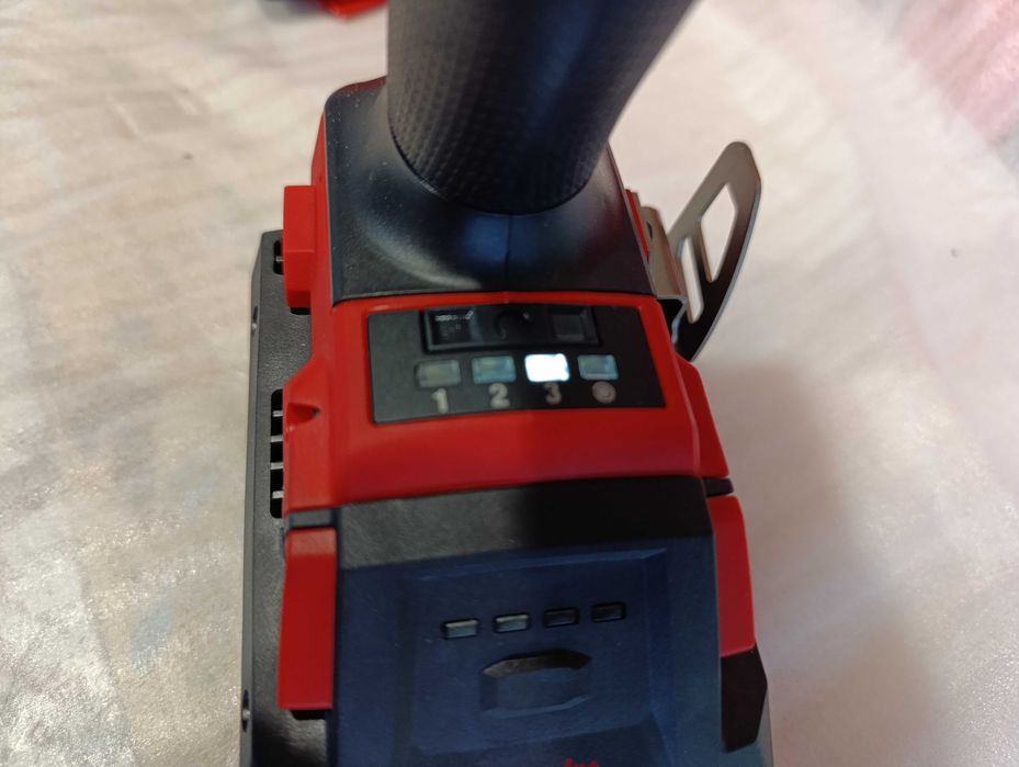 НОВА ЦЕНА  8Аh Гайковерт,комплект Мilwaukee  USA