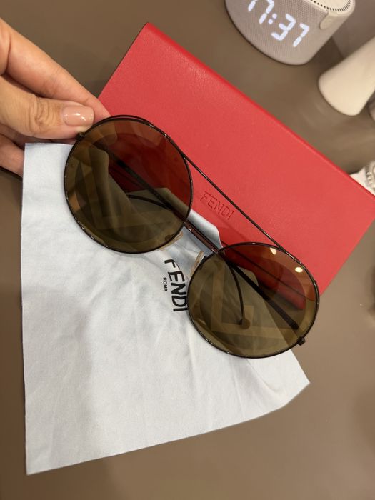 Продам очки FENDI