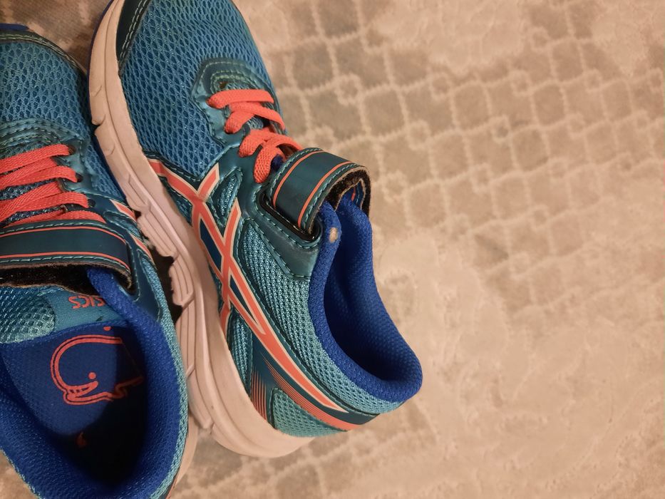 Маратонки ASICS за момиче