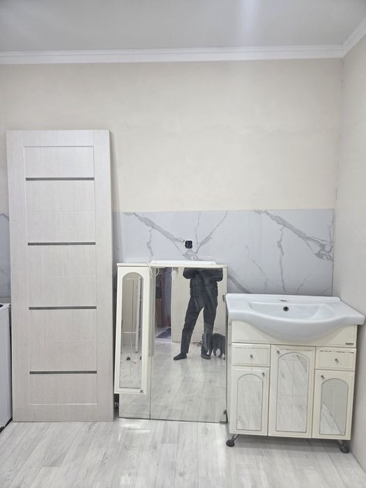 Продам рукомойник и дверь