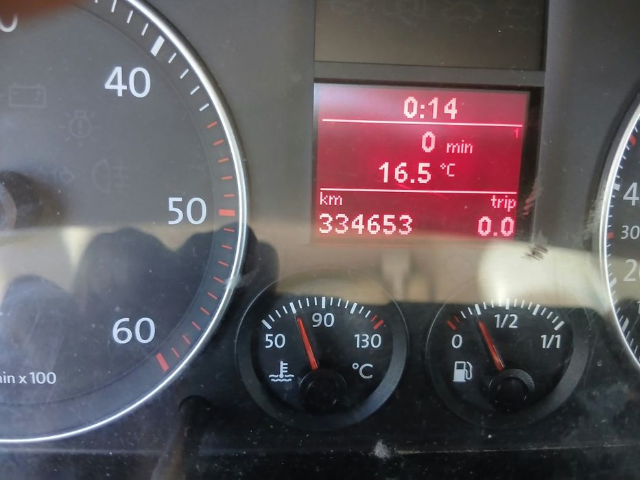 Vând Volkswagen Touran