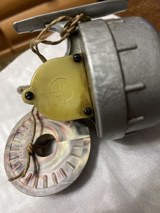 Продам Спиннинговые катушки серии Дельфин пр СССР