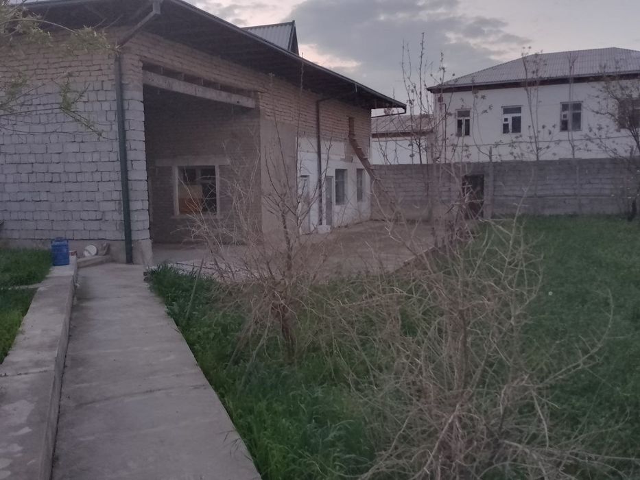 Tayyor xovlili uy srochno sotiladi