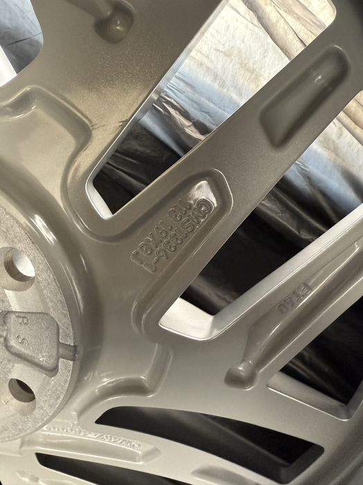 Зимни гуми с джанти 235/60R19 107H XL