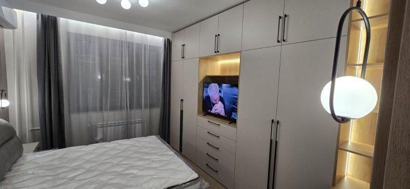 Дава се под наем Двустаен апартамент в София, Център - 60 кв.м за 1095.99 € - Снимка #3
