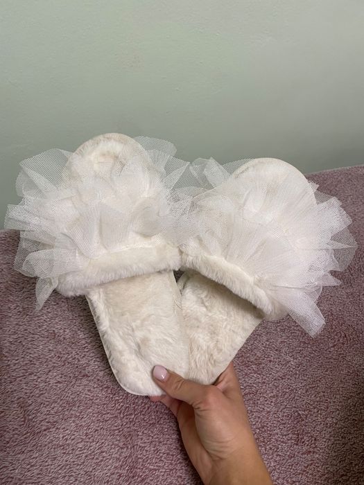 Șlapi pufoși de casă