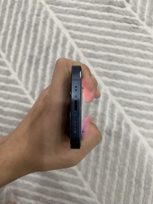 Айфон 12 мини.