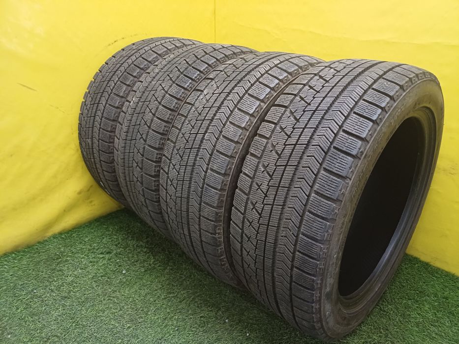 Шины 235 45 R17 BRIDGESTONE комплект