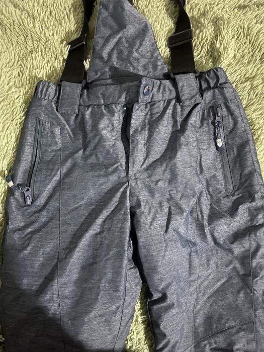 Продам  комбинезон зимний с курткой