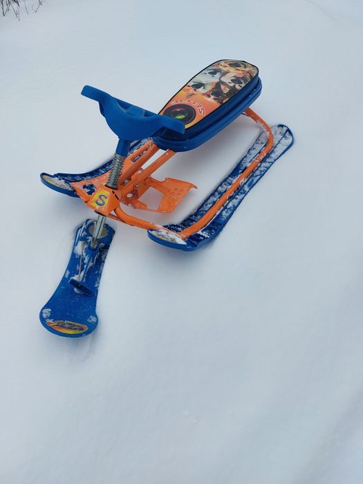 Продам снегокат детский.