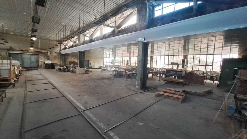 Продава се Промишлена сграда в Велики Преслав - 21563 кв.м за 27 €/кв.м - Снимка #12